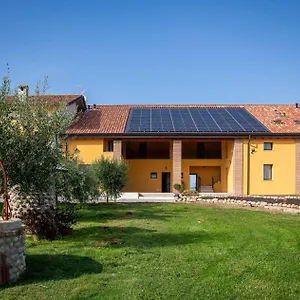  Alloggio per agriturismo Corte Casa Erminia